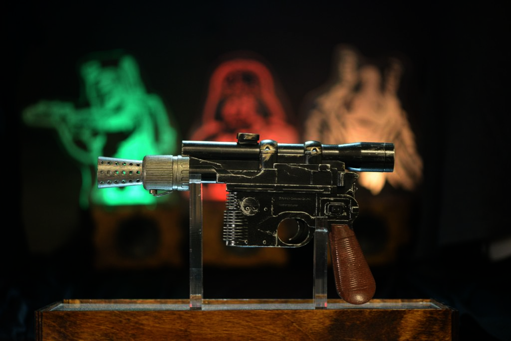Empire Vintage Han Solo Laser Pistol/Blaster Right Facing 1 x Acrylic STAND